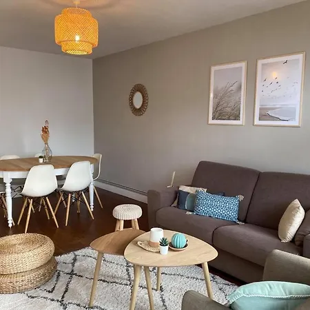 En Face De Nausicaa Et De La